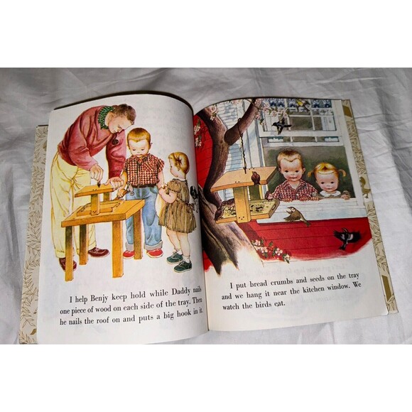 Little Golden Book : We Help Daddy Mini Stein HC 1962 305-51 - Picture 9 of 11